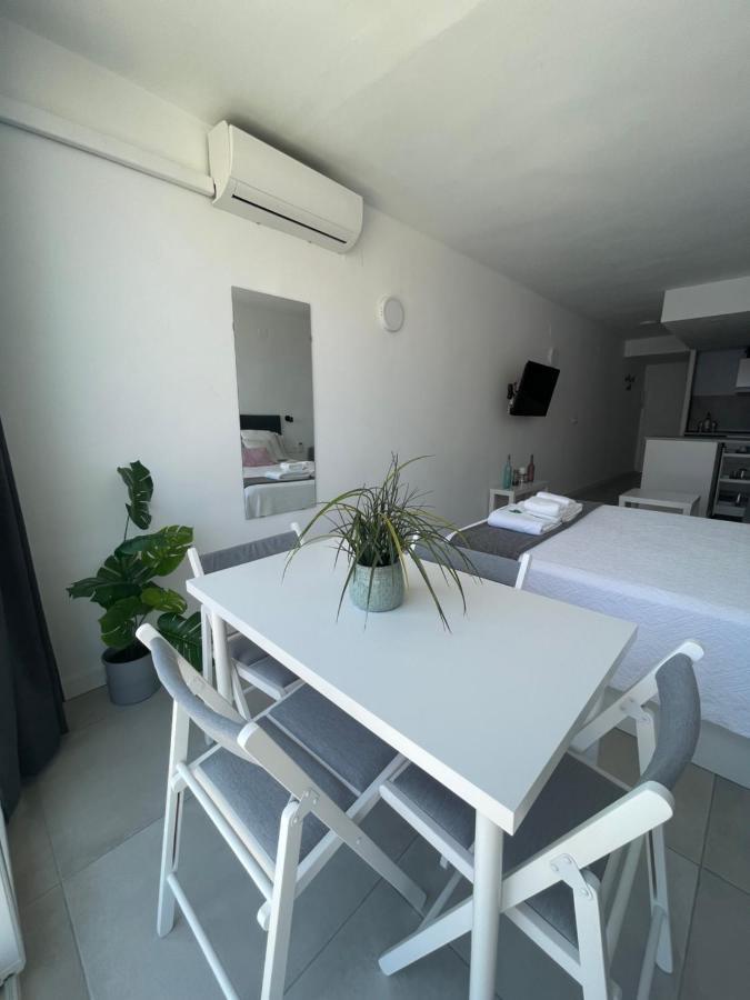Apartamento Con Vistas Al Mar A Metros De La Playa Carihuela Soleil Appartamento Torremolinos Esterno foto