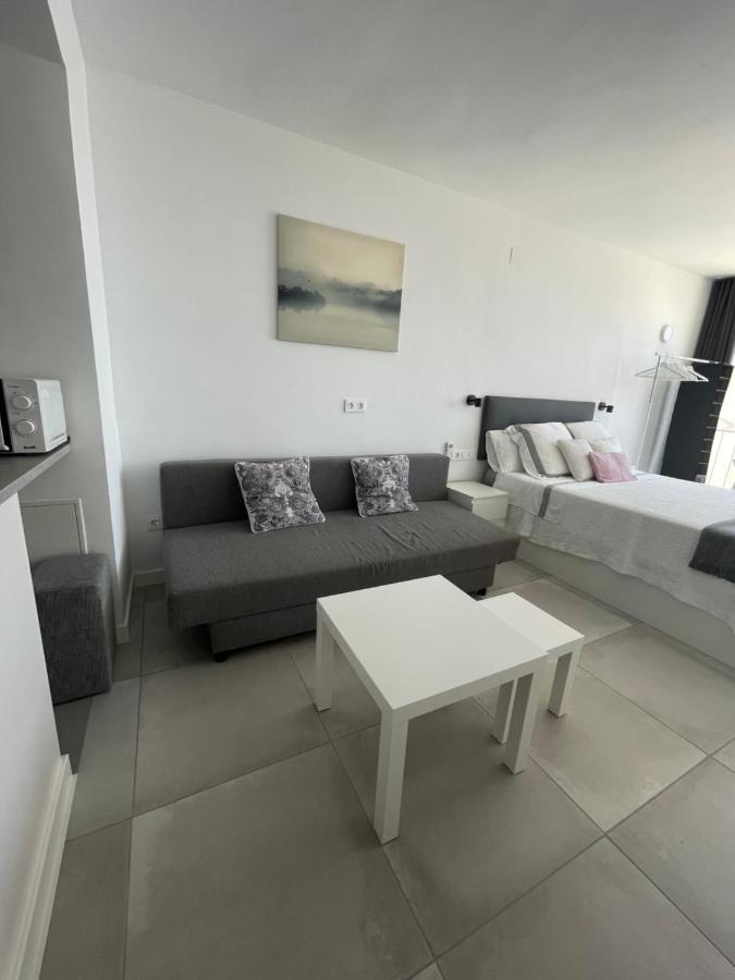 Apartamento Con Vistas Al Mar A Metros De La Playa Carihuela Soleil Appartamento Torremolinos Esterno foto