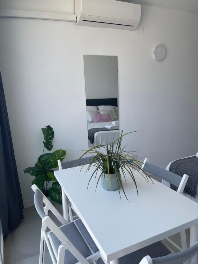 Apartamento Con Vistas Al Mar A Metros De La Playa Carihuela Soleil Appartamento Torremolinos Esterno foto