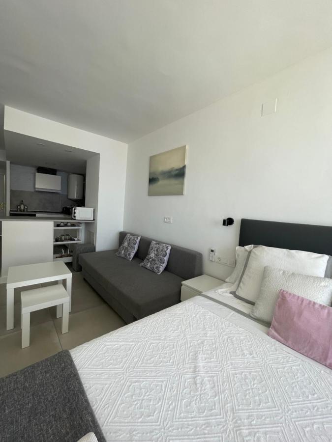 Apartamento Con Vistas Al Mar A Metros De La Playa Carihuela Soleil Appartamento Torremolinos Esterno foto